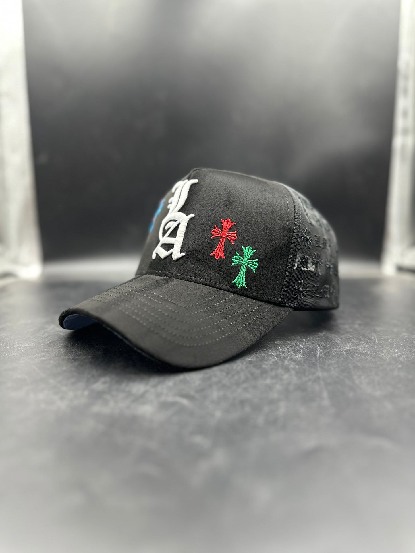 Black "LA" Cruces Suede Mesh Gorra